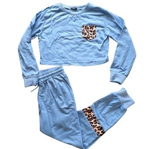Women's 2 Piece Cropped Long Sleeve and Jogger Pants Size Small